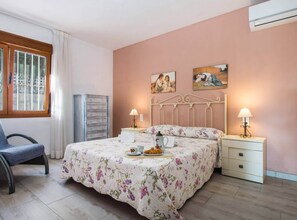 5 chambres, fer et planche à repasser, accès au Wi-Fi (inclus)