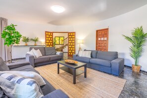 Télévision, table de tennis de table