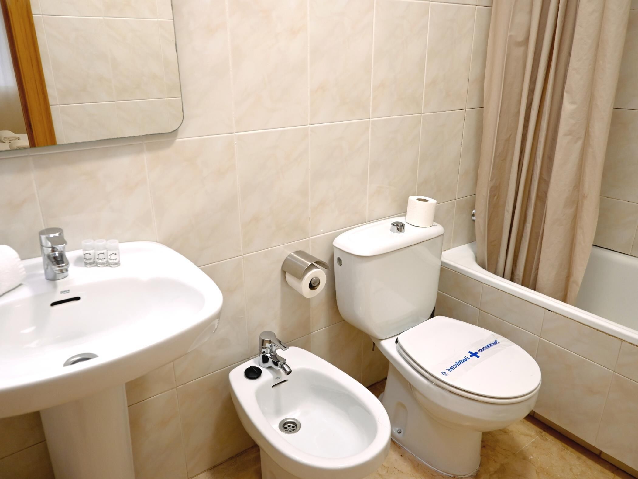 Baignoire, serviettes fournies