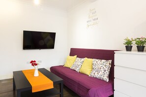 City Apartment, City View | Living area | Flat-screen TV - Brick Lane Flats (London)