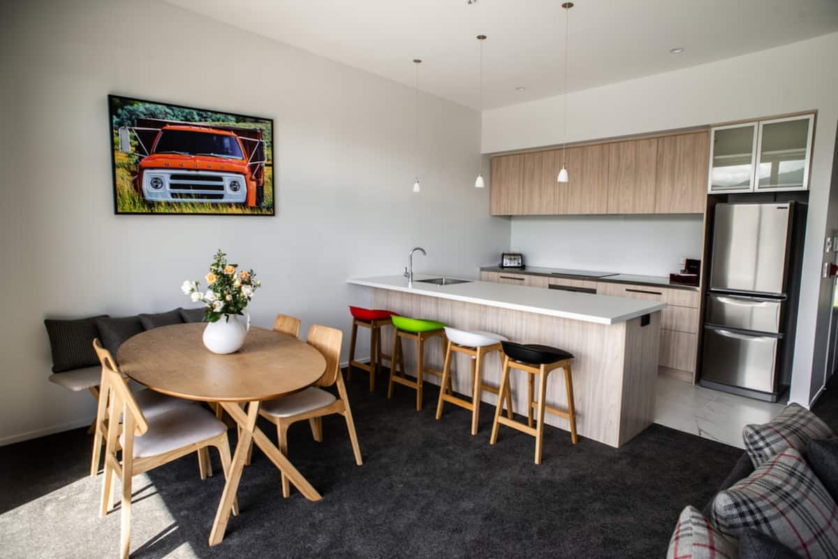 Leilighet – executive, 2 soverom (2 Bedroom Apartment) | Eget kjøkken | Mikrobølgeovn, kokeplater, vannkoker og kjøkkenutstyr
