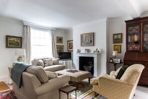 TV - First Street II by onefinestay (Londres)