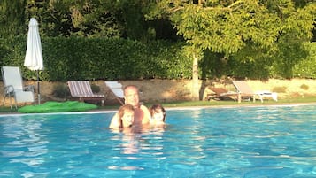 Piscina externa, piscina infinita