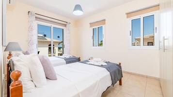 4 bedrooms, in-room safe, iron/ironing board, free WiFi
