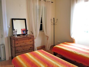2 bedrooms, soundproofing, iron/ironing board, WiFi