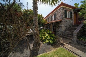 Exterior - Cliff-top location, tranquil | Stonecliff Cottage (Calheta)