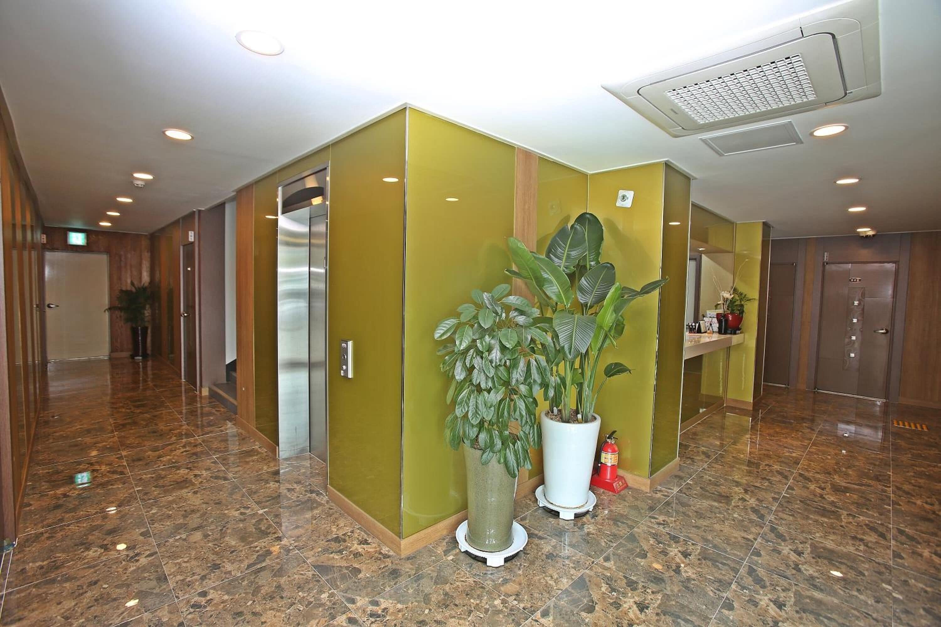 Photo - Champion Hotel