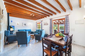 Dining - Can Llorens - Five Bedroom Villa, Sleeps 10 (Pollença)