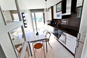 Fridge, microwave, oven, dishwasher