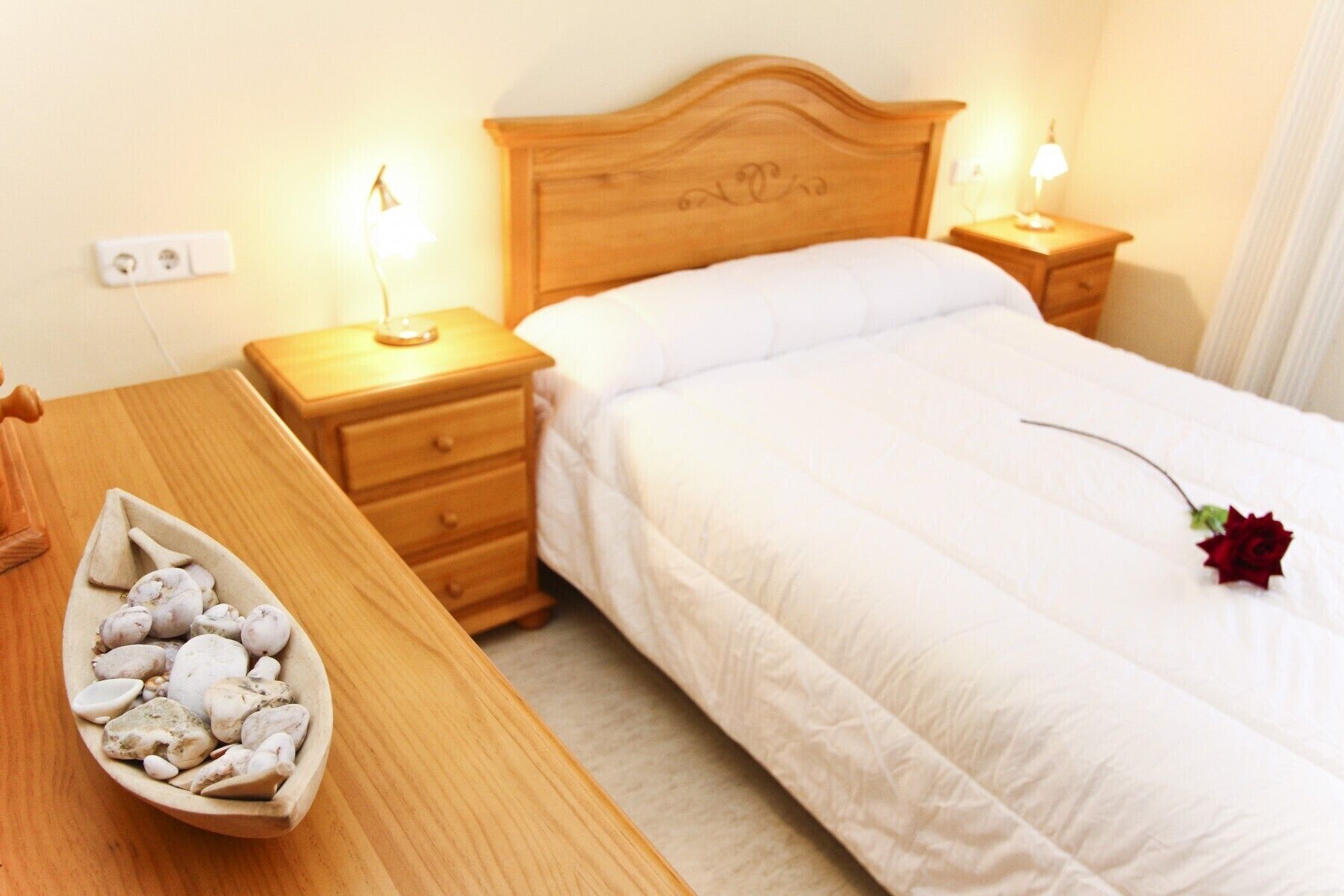 3 slaapkamers, een strijkplank/strijkijzer, gratis wifi, beddengoed