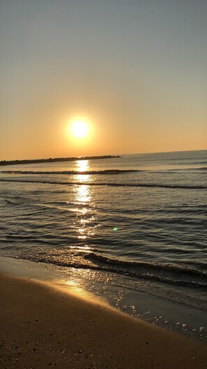 Beach nearby, sun-loungers, beach towels
