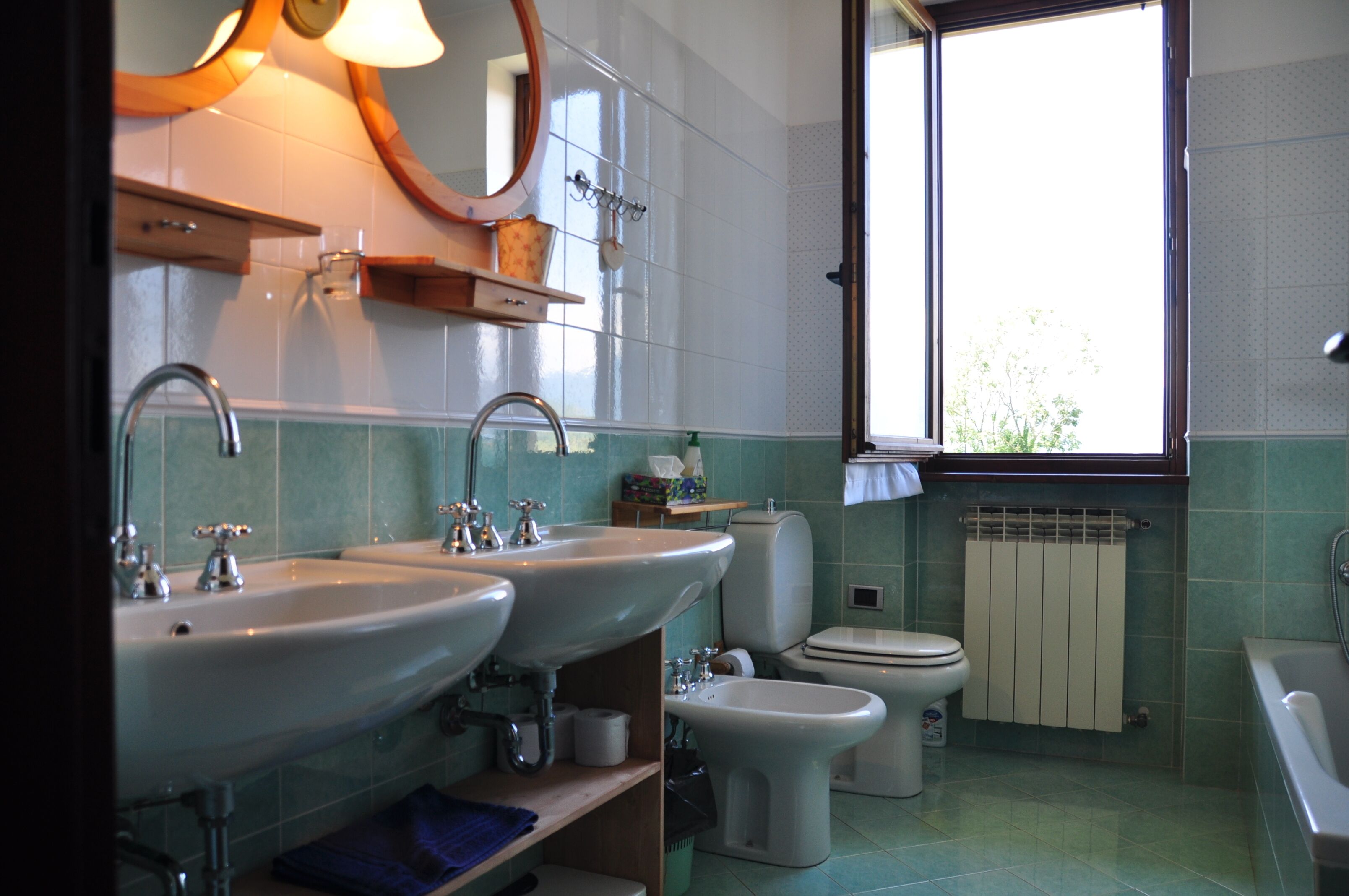 Vasca, asciugacapelli, bidet, asciugamani