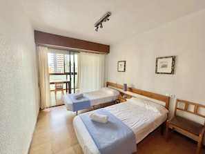 1 bedroom, bed sheets