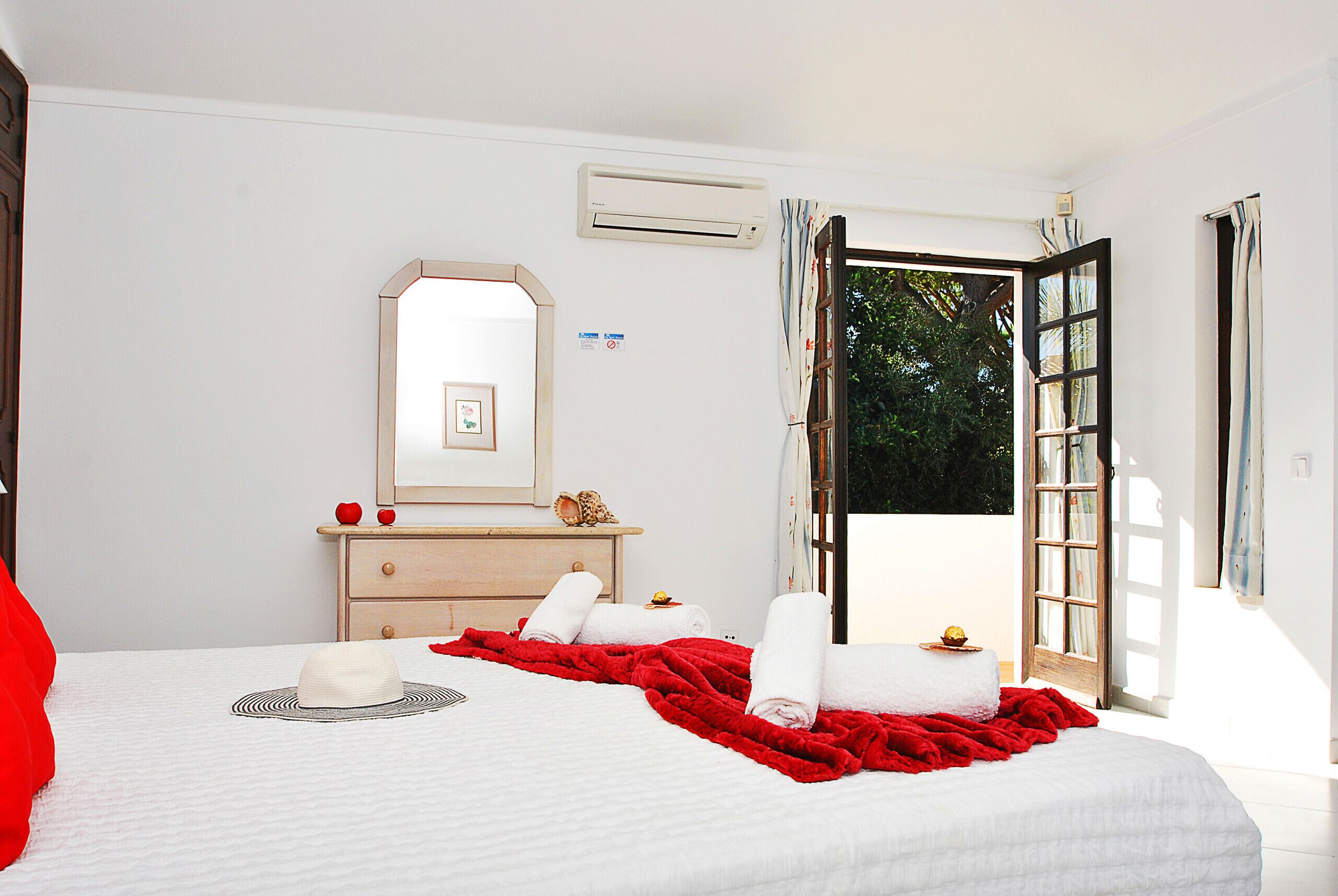 3 habitaciones y caja de seguridad en la habitación 