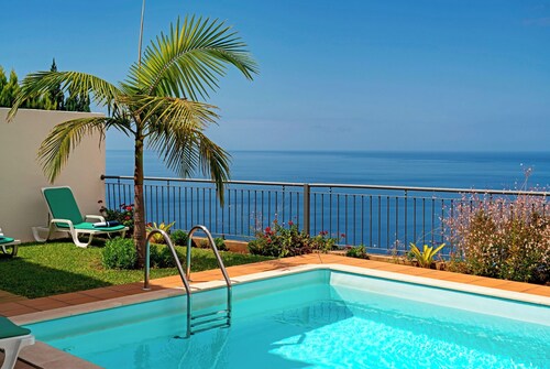 Contemporary villa in Calheta | Amaro Mar