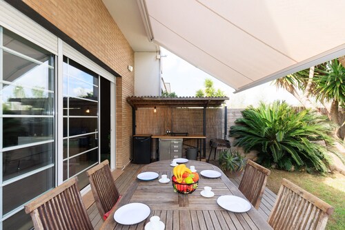 MARTORELL - Terraced House Only Families