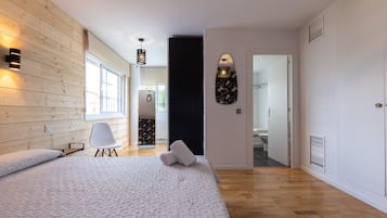 5 bedrooms, iron/ironing board, free WiFi, bed sheets