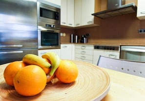 Refrigerador, microondas, horno, lavavajillas