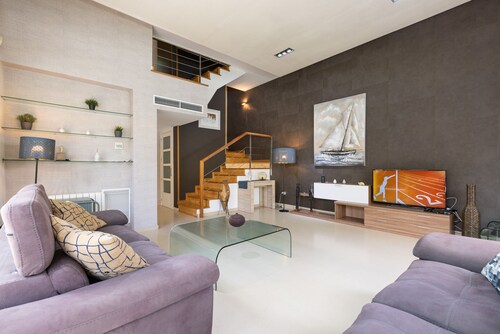 MARTORELL - Terraced House Only Families