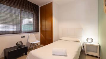 5 slaapkamers, een strijkplank/strijkijzer, gratis wifi, beddengoed