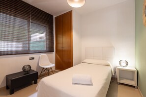 5 Schlafzimmer, Bügeleisen/Bügelbrett, kostenloses WLAN, Bettwäsche