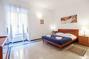 2 chambres, fer et planche à repasser, Wi-Fi gratuit, draps fournis