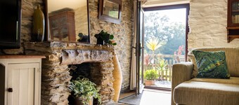 Two-bedroom, pet friendly holiday cottage set in Fowey and within walking distance of the beach