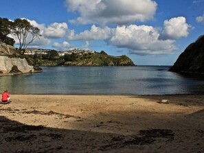 Beach nearby - Two-bedroom, pet friendly holiday cottage set in Fowey and within walking distance of the beach (Fowey)