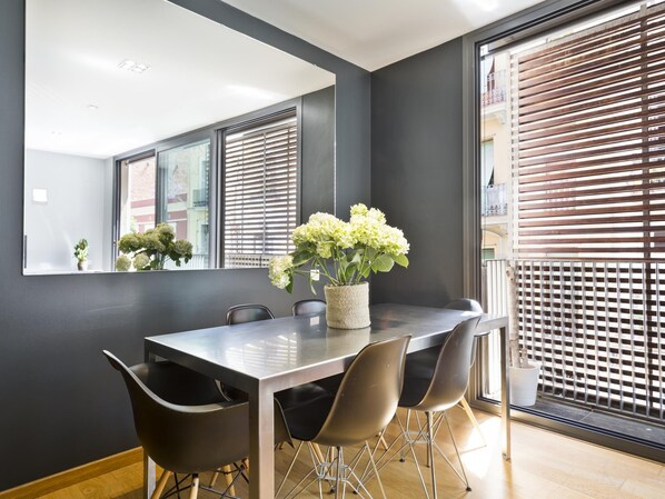Dining - My Space Barcelona penthouse in Gràcia with terrace and pool for 6 pax (Barcelona)