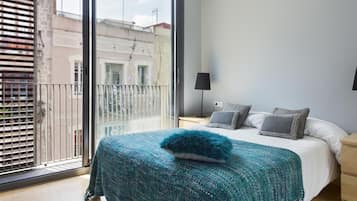 2 chambres, coffres-forts dans les chambres, fer et planche Ă repasser