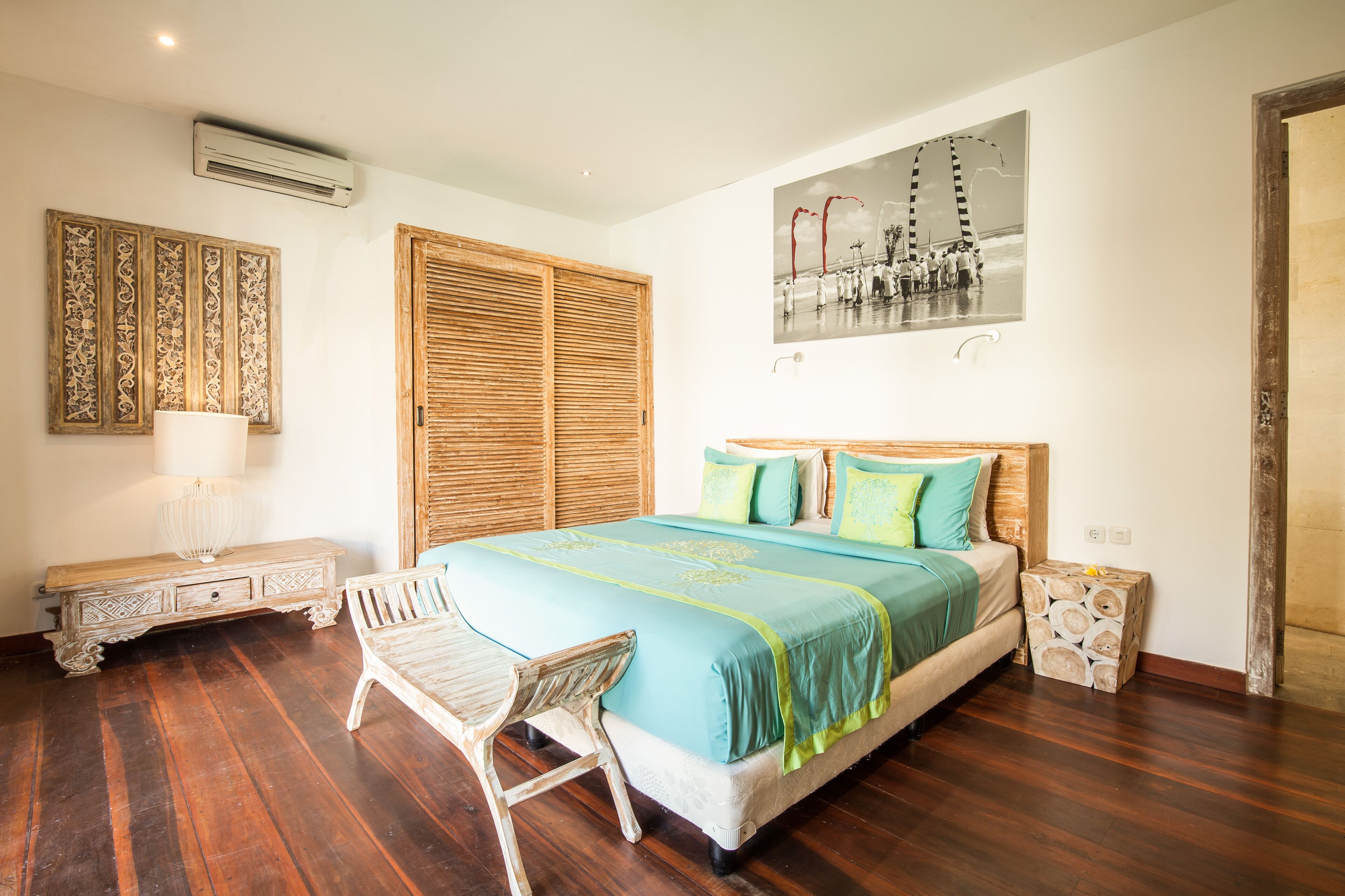 4 slaapkamers, een kluis op de kamer, een strijkplank/strijkijzer