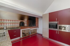 Refrigerador, microondas, horno y lavavajillas 