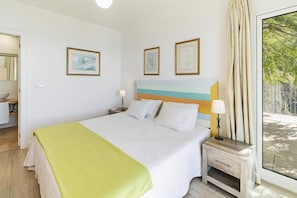 4 bedrooms, soundproofing, iron/ironing board, WiFi
