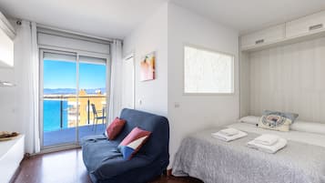 Fer et planche à repasser, Wi-Fi gratuit, draps fournis