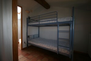 2 Schlafzimmer, Bügeleisen/Bügelbrett, kostenloses WLAN