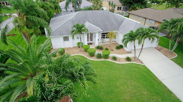 Exterior - VILLA PALM ISLAND - Dream villa in an exclusive location - large pool - south-facing (Cape Coral)
