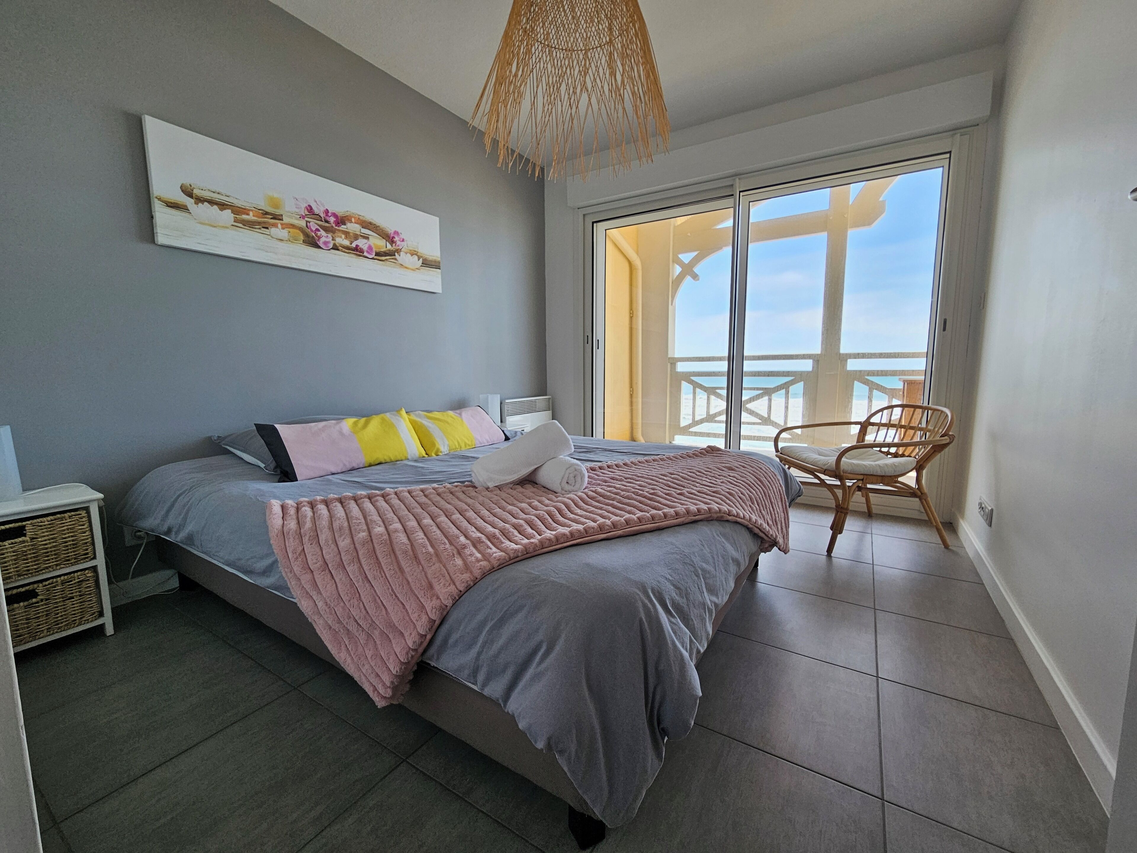 3 bedrooms, iron/ironing board, free WiFi, bed sheets