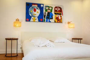 4 chambres, fer et planche à repasser, Wi-Fi gratuit, draps fournis
