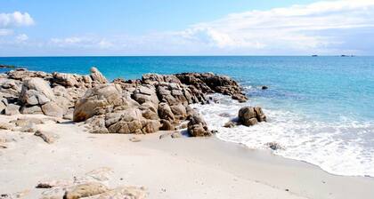 Close to the beach, the lovely TRIPLETTE OUEST