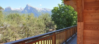 A 200m des télécabines, beau Chalet pour 15 personnes avec 7 chambres en suites