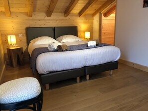 7 bedrooms, iron/ironing board, travel cot, free WiFi