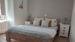 1 soverom, strykejern/-brett, reiseseng for barn og wi-fi (inkludert)