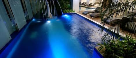 3 piscines extérieures