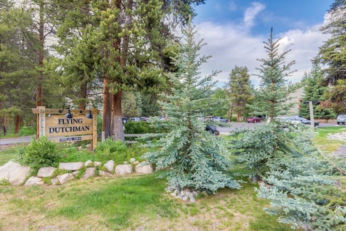 Private Deck Looks Out to Courtyard, Easy Access to Shuttle to All of Resort!