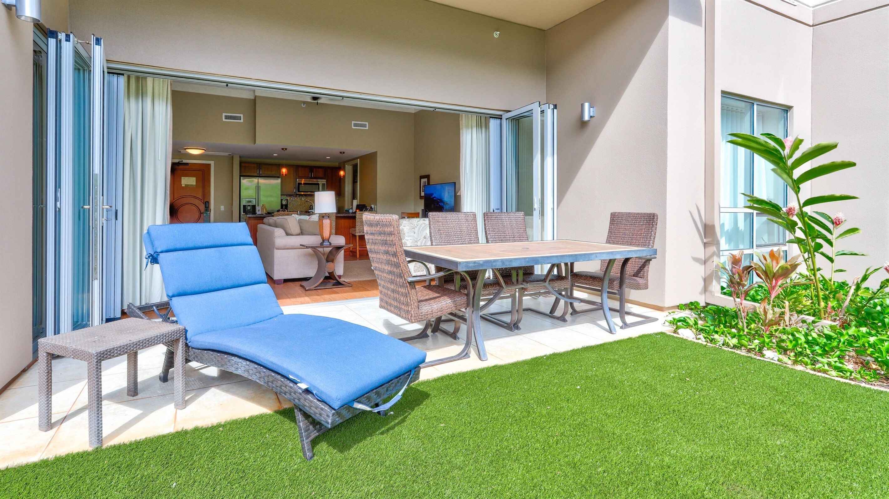 屋外ダイニングエリア