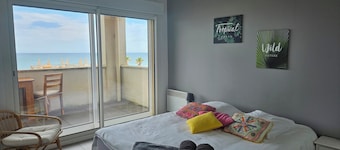 Bright apartment +Terrace15m2, sea view, WIFI, Parking included, 6pers, N°1