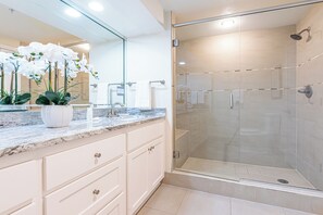 Combined shower/tub, hair dryer, towels - Gulf Front ~ Steps to Beach ~ Balcony (Miramar Beach)
