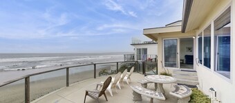 Classic Cayucos waterfront strand huis met gemeubileerd dek en uitzicht op de oceaan!