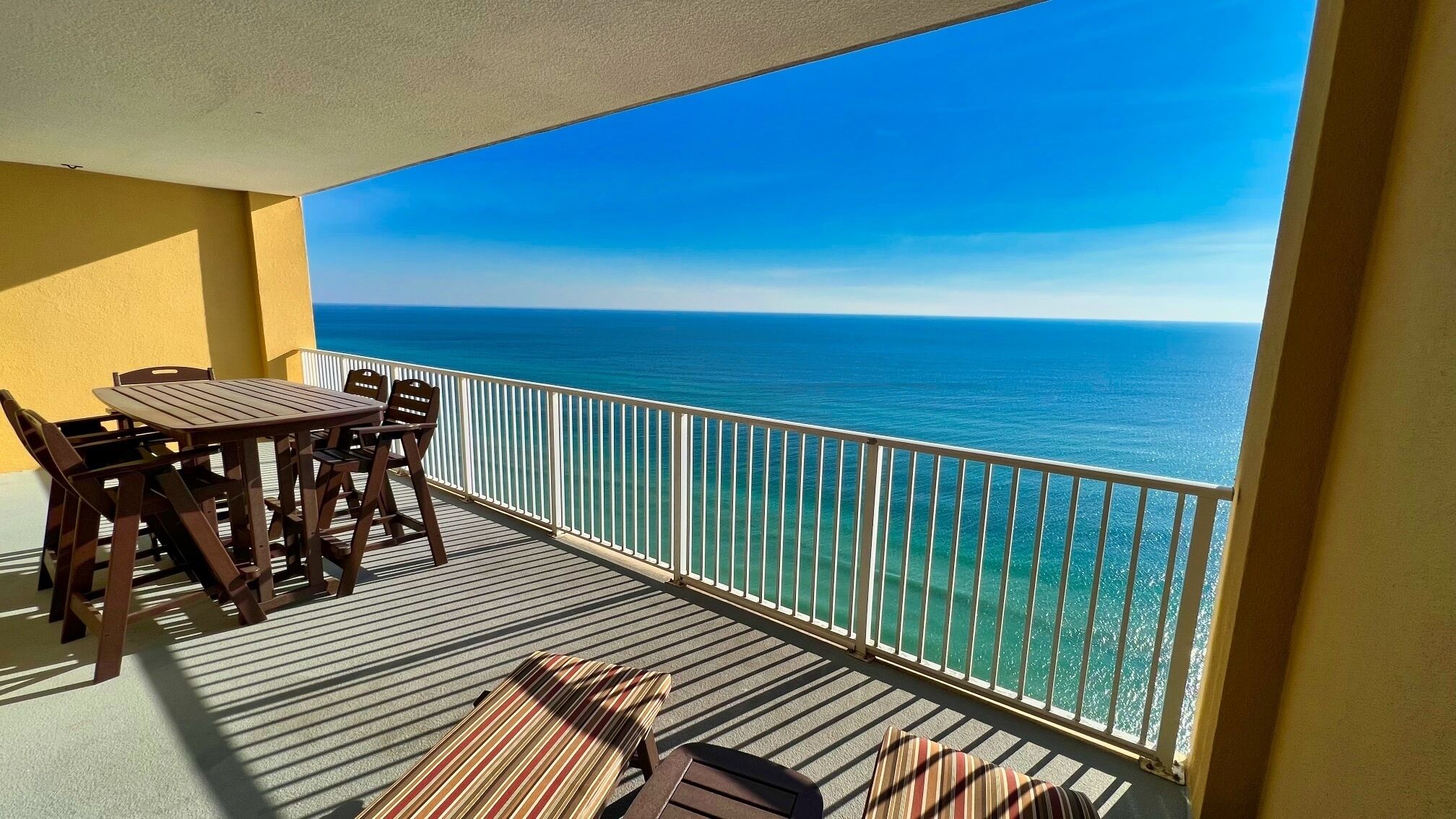 Nice Beach-Front, Vacation Condo with Oversized Balcony, Free Beach Chairs!