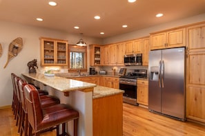 Fridge, microwave, oven, stovetop - Ponderosa Pines | Townhome w/ Expansive Views | Hot Tub & Amenity Decks (Winter Park)